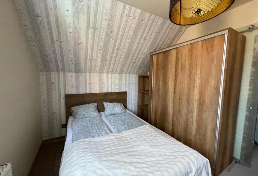 پانسیون Penthouse Privát Jakuzzival Smeraldo Villa