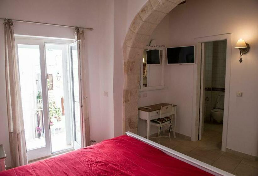 تختخواب و صبحانه Room S Cacamece