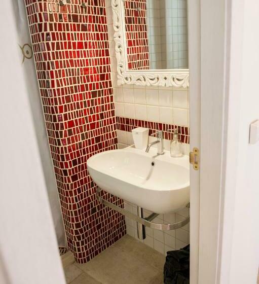 تختخواب و صبحانه Room S Cacamece