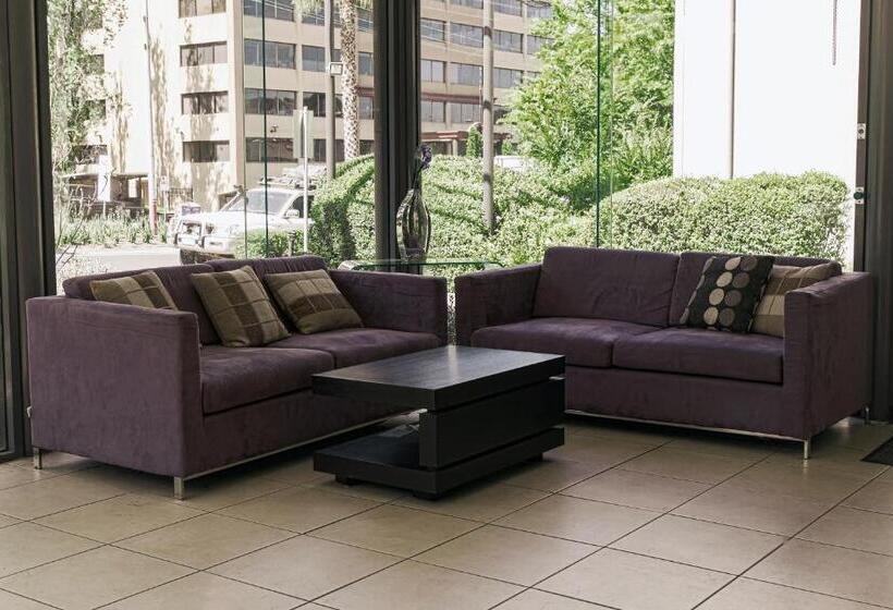 فندق Melbourne Kew Central Apartments Official