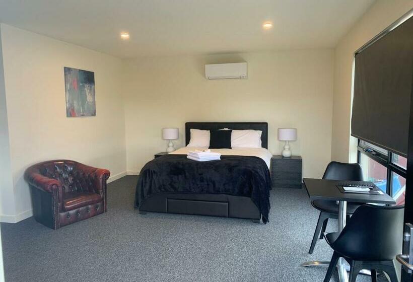 בית מלון כפרי Queens Arms