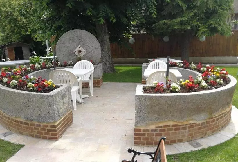 Majatalo Auberge Du Vieux Tour