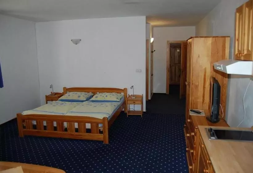 リゾートホテル Penzión Teniscentrum