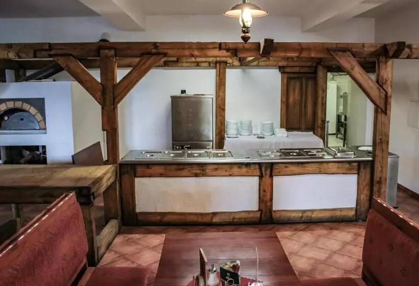 リゾートホテル Penzión Teniscentrum