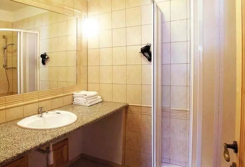 リゾートホテル Penzión Teniscentrum