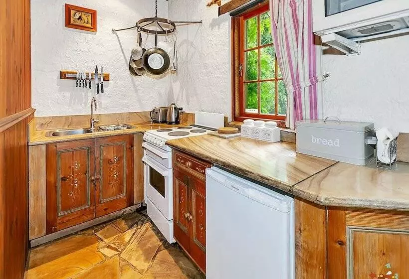 Blackwood Park Cottages