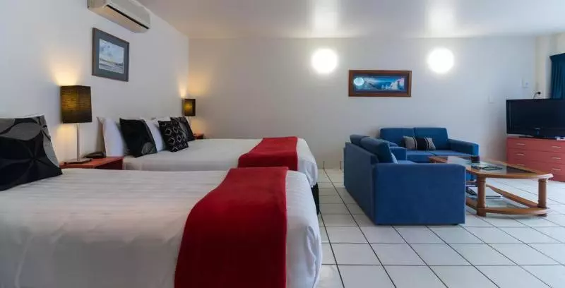 Dolphin Motel
