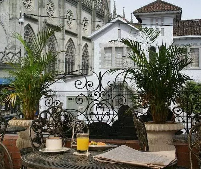 هتل Castilla Real