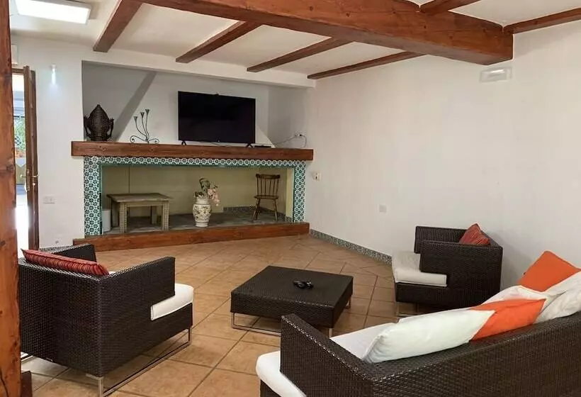 בית מלון כפרי Fiore Di Maggio