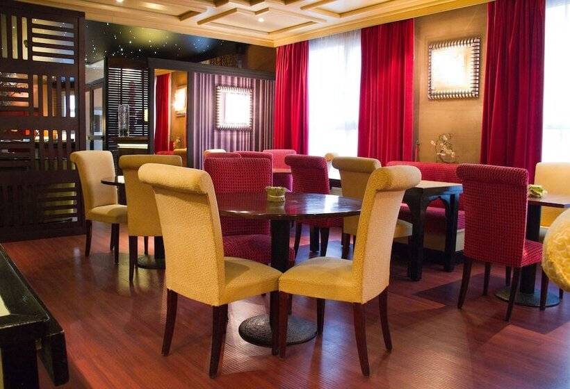 Hotel Hôtel Du Trosy Clamart