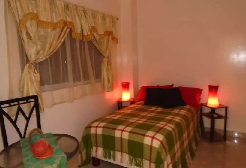 Отель Jeshua Simmonds