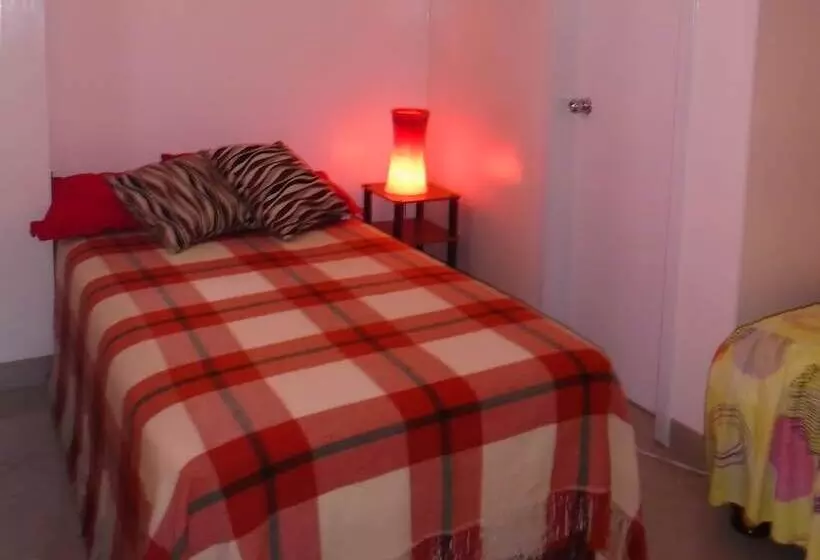 Отель Jeshua Simmonds