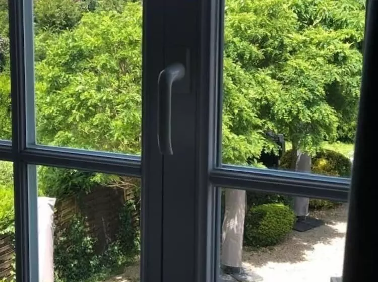 酒店 Logis Auberge De L'ombrée