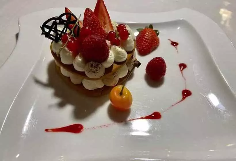 酒店 Logis Auberge De L'ombrée