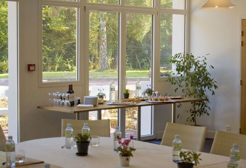 ホテル Logis Hôtel & Restaurant   Le Manoir De Sauvegrain