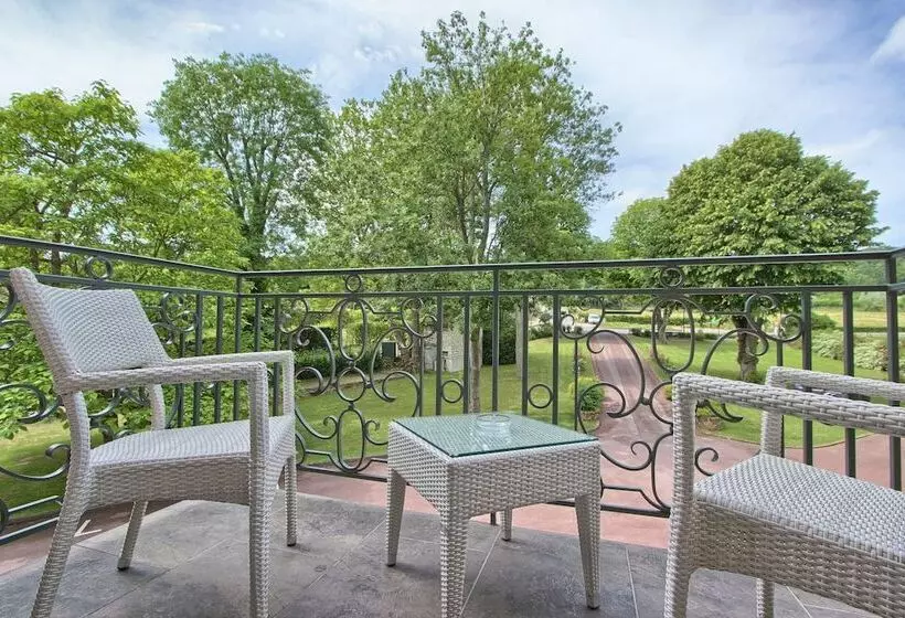 Отель Logis Hôtel & Restaurant Le Manoir De Sauvegrain