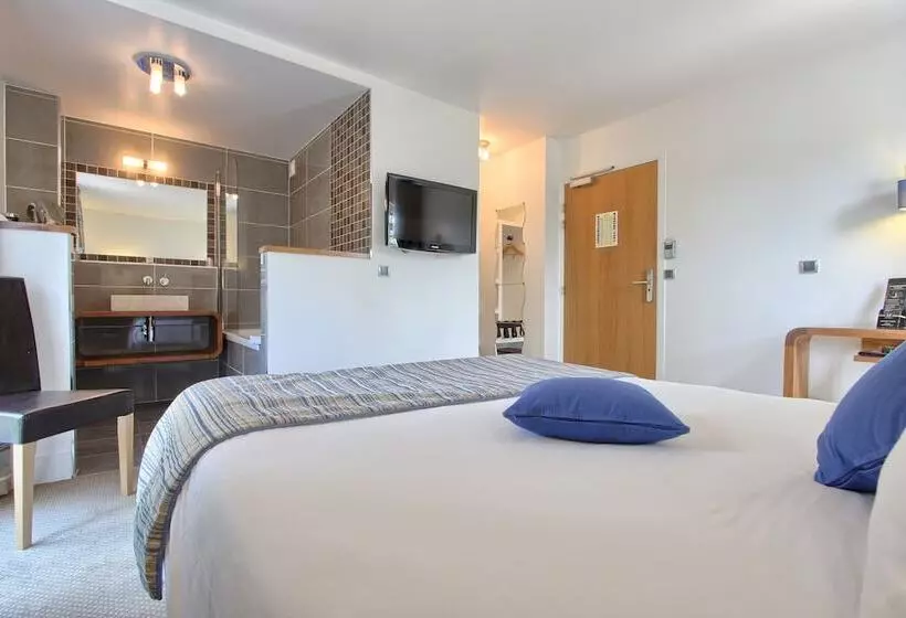 Отель Logis Hôtel & Restaurant Le Manoir De Sauvegrain