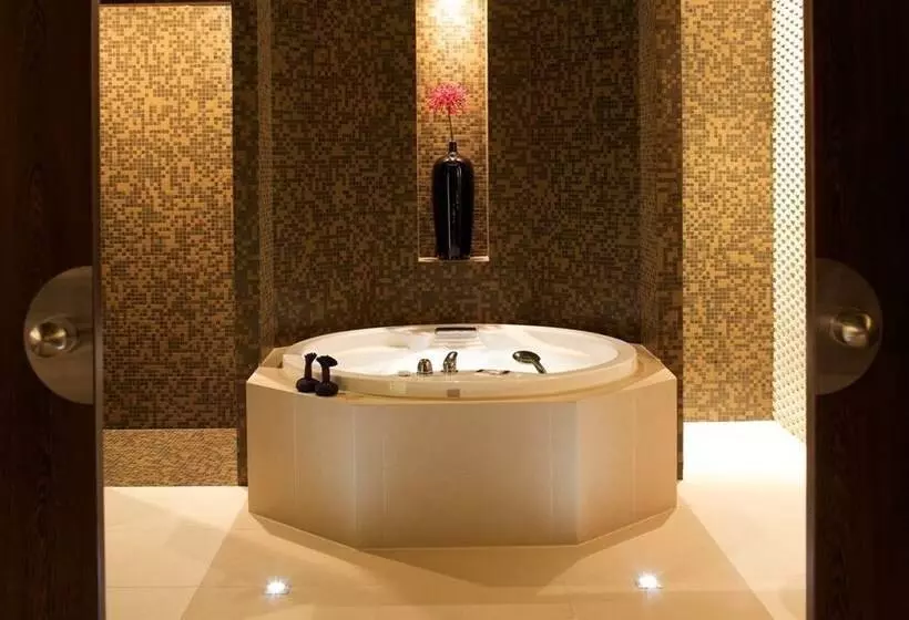 Hotel Modrzewie Park