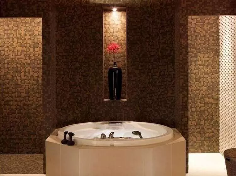 Hotel Modrzewie Park