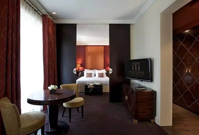 Hotel Modrzewie Park