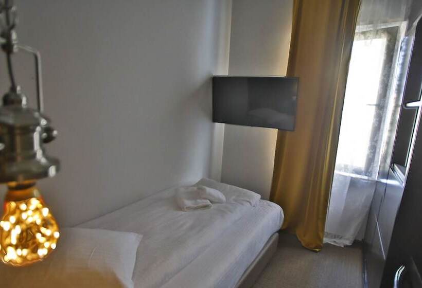 هتل Pensiunea Vidalis