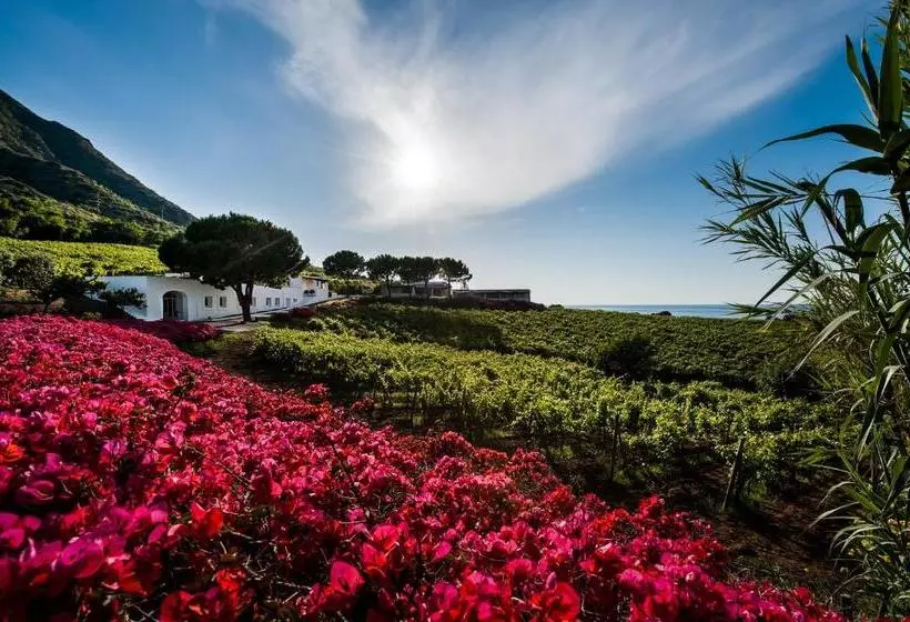 Курорт Capofaro Locanda & Malvasia