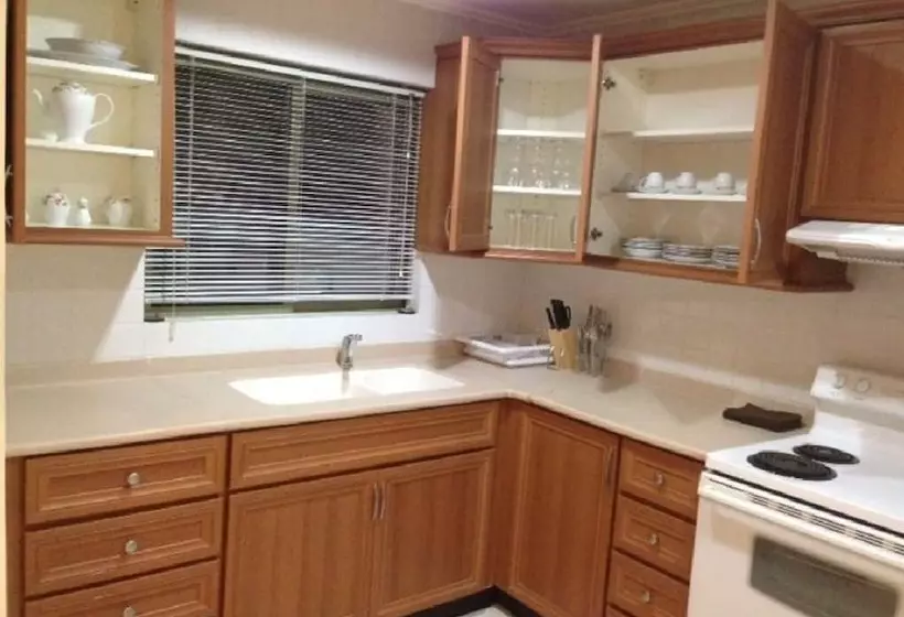 Sea Scene Hotel Apartments