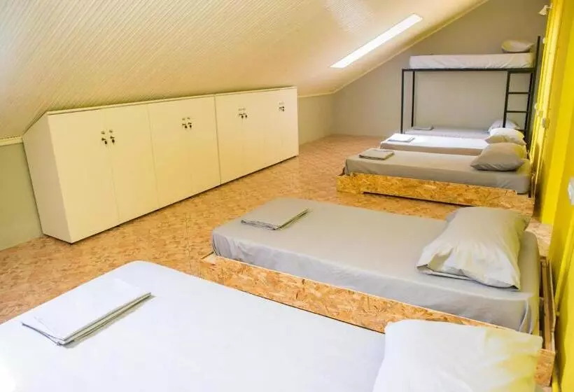 تختخواب و صبحانه Our Way Guest House & Hostel