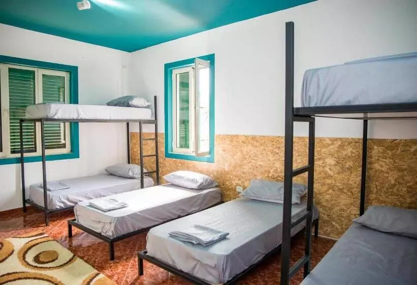 تختخواب و صبحانه Our Way Guest House & Hostel