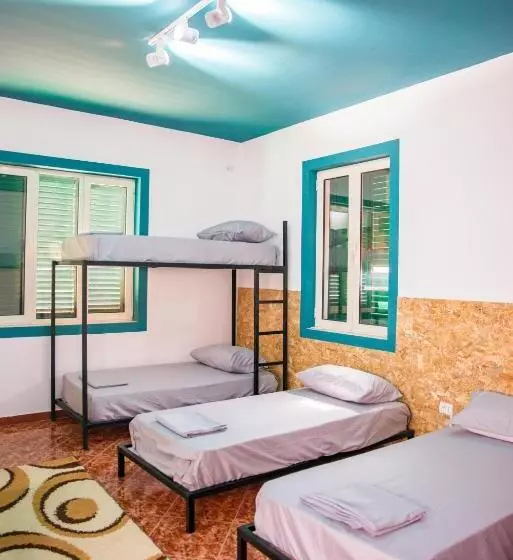 تختخواب و صبحانه Our Way Guest House & Hostel