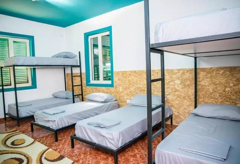 تختخواب و صبحانه Our Way Guest House & Hostel