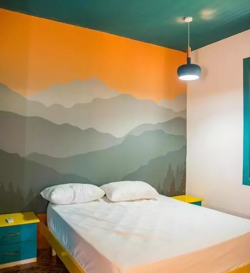 تختخواب و صبحانه Our Way Guest House & Hostel