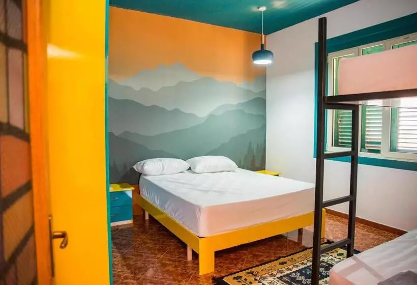 تختخواب و صبحانه Our Way Guest House & Hostel