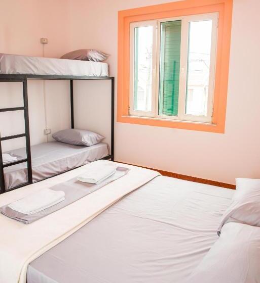 مبيت وإفطار Our Way Guest House & Hostel