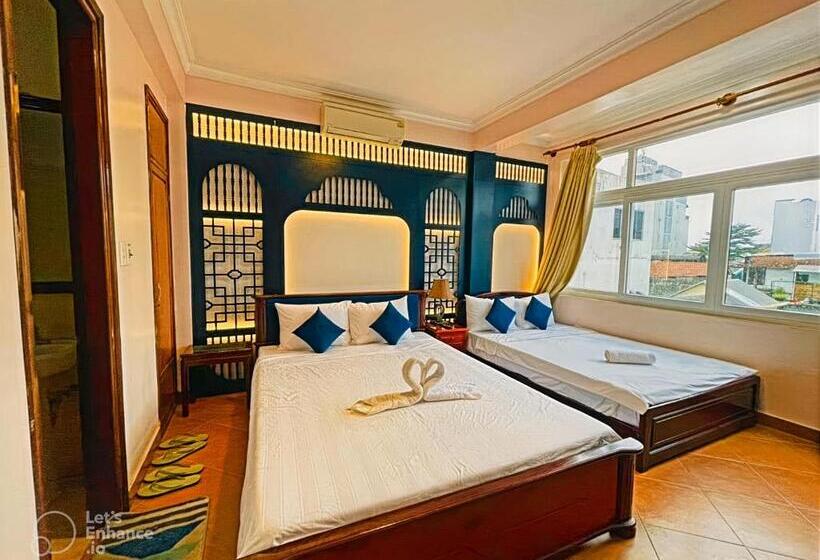 هتل Hue Pink Lotus