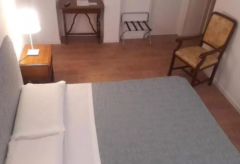 پانسیون Il Grifo Camere E Suites