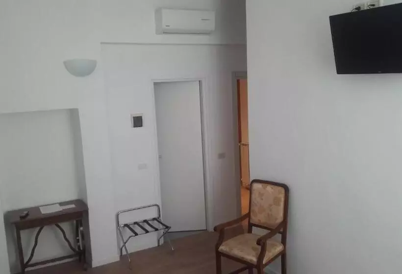 پانسیون Il Grifo Camere E Suites