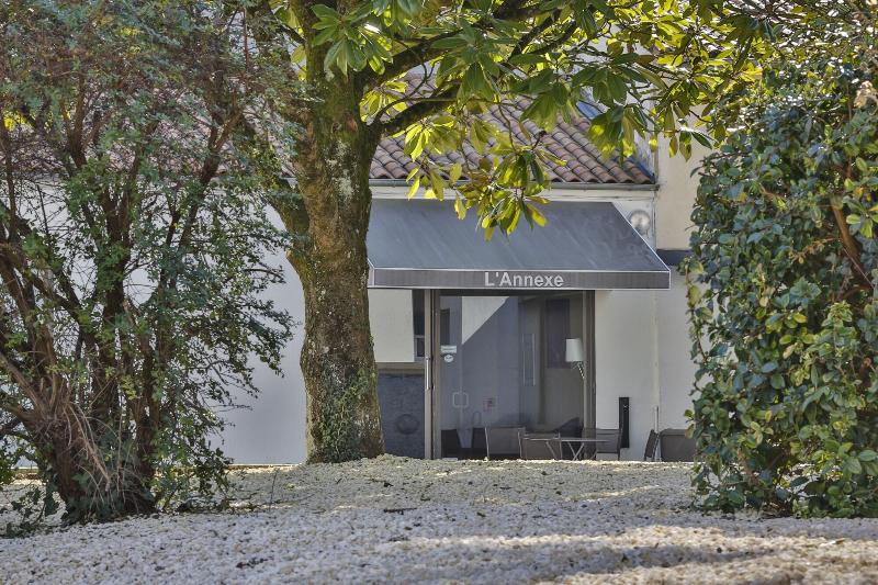 فندق Brit Hôtel Du Parc Niort Centre Parking Gratuit