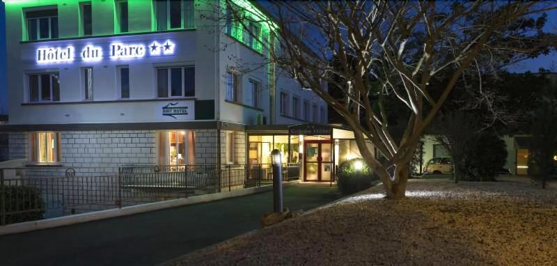 فندق Brit Hôtel Du Parc Niort Centre Parking Gratuit