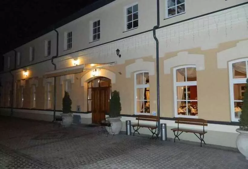 هتل Carskie Koszary