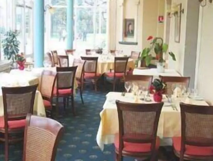 Отель Domaine De La Ferrière