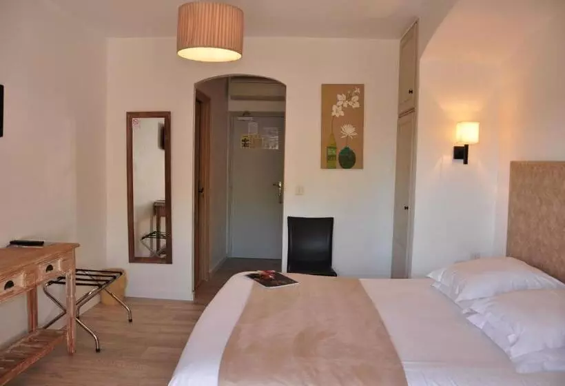 Hotel Hôtel De La Vierge Noire