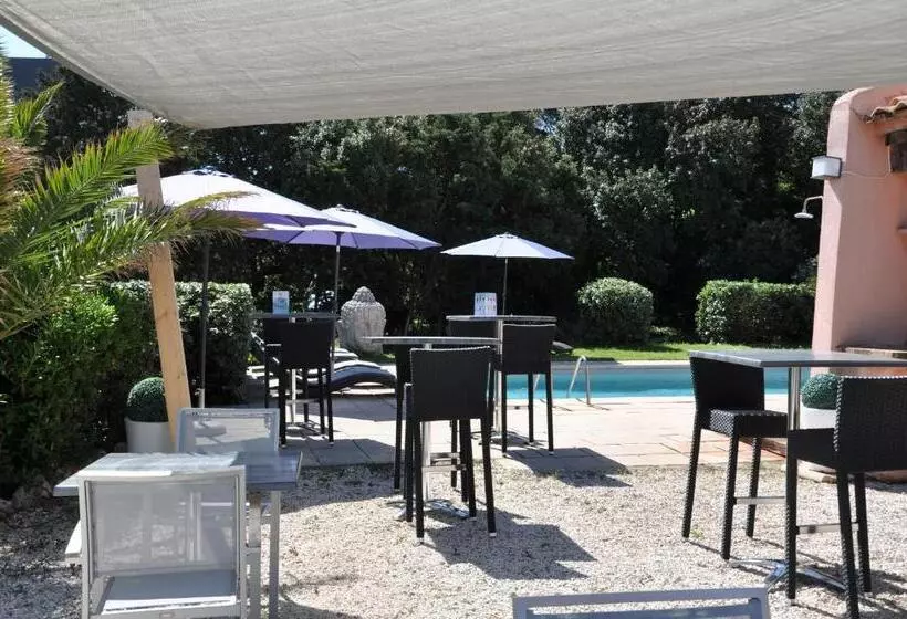 Hotel Hôtel De La Vierge Noire