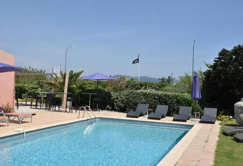 Hotel Hôtel De La Vierge Noire