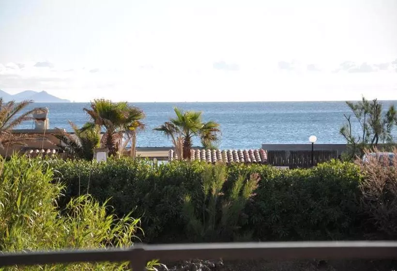 Hotel Hôtel De La Vierge Noire