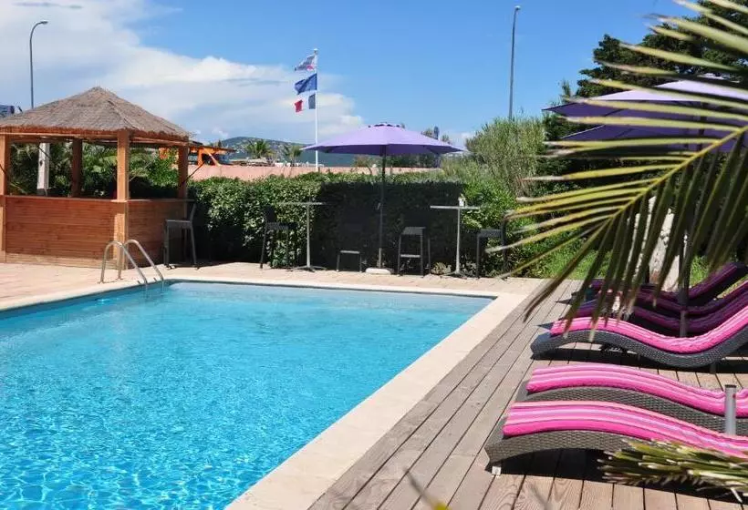 Hotel Hôtel De La Vierge Noire