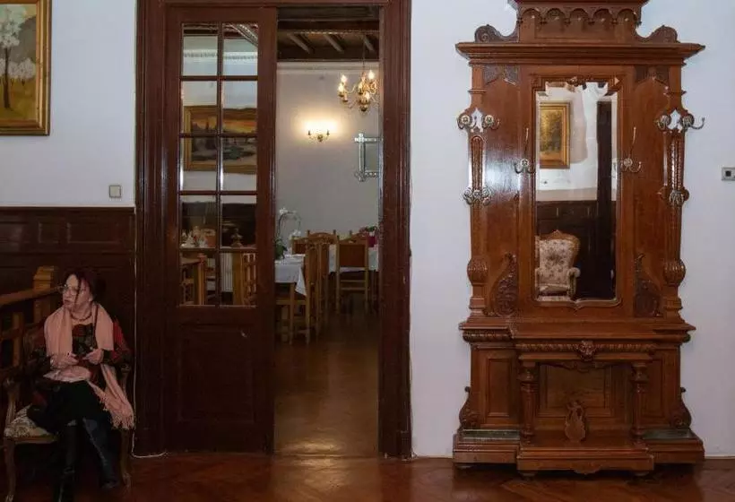 Отель Vila Retezat Sinaia