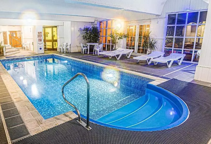 Отель The Manor