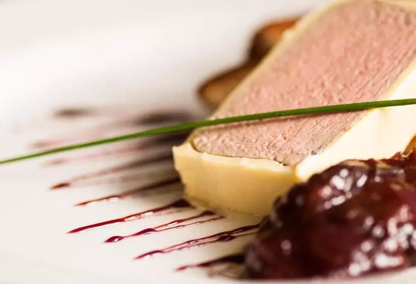 Отель The Manor