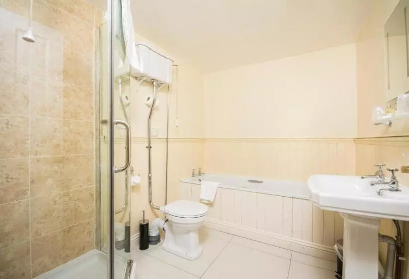 Отель The Manor